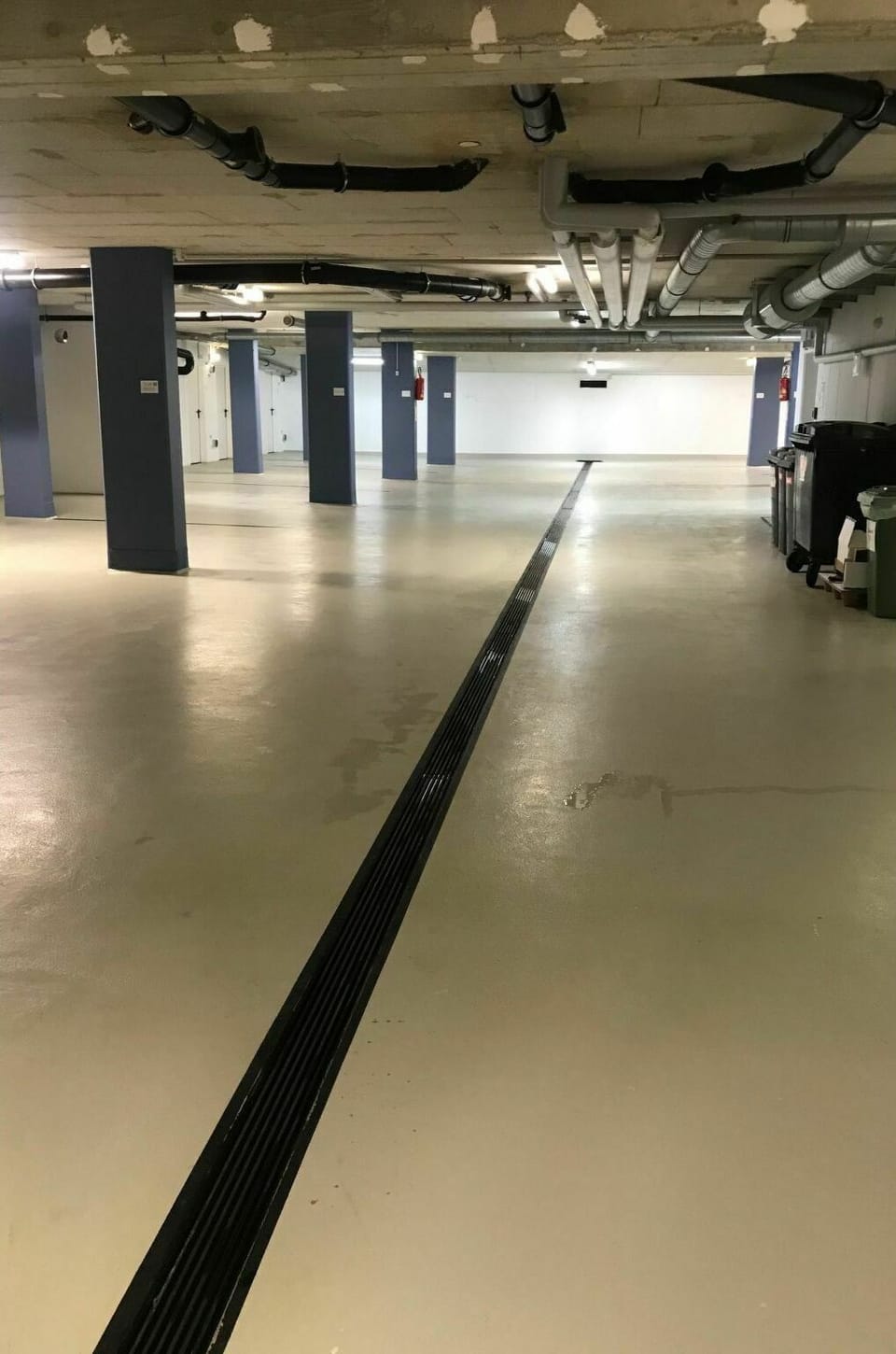 Building, Flooring, Floor, Wood, Tints And Shades, Composite Material, Event, Parking, Metal