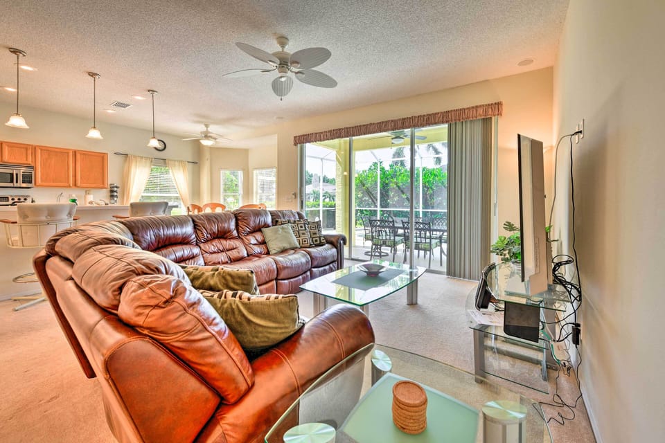 Living Room | Free WiFi