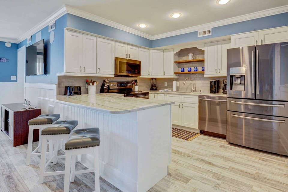 Beautiful Kitchen with stainless appliances