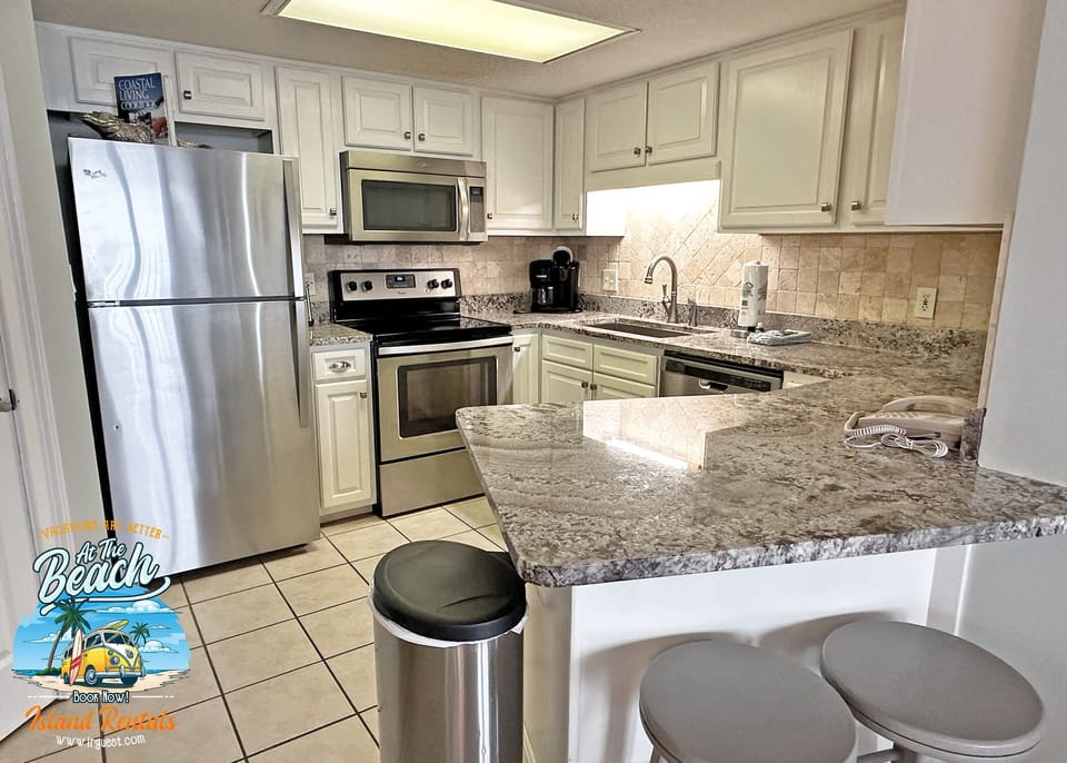 Phoenix East 710. 2 bedrooms & 2 bathrooms. Sleeps 8. Orange Beach, AL Managed by Island Rentals