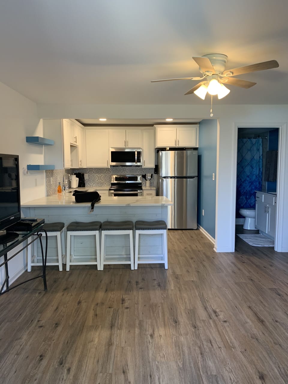 Modern fully stocked kitchen with a blender and dishwasher!
