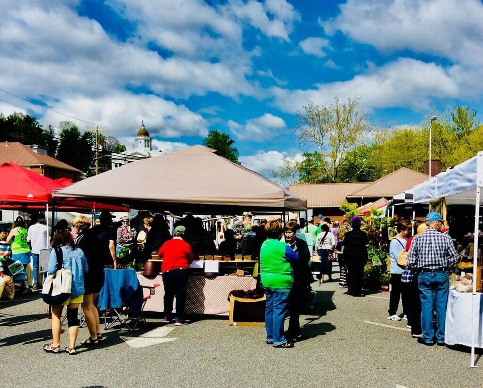 Sylva farmers market- 7 minute walk 
6 min walk to downtown Sylva