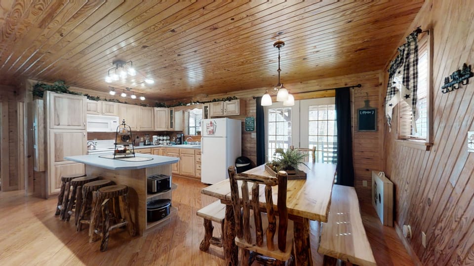 Flooring, Hardwood, Floor, Chair, Furniture