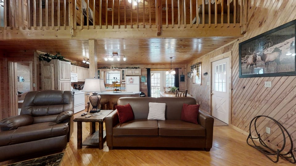 Flooring, Hardwood, Floor, Building, Indoors