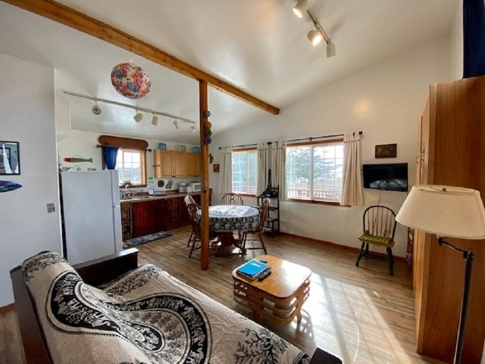 OPEN LIVING SPACE
