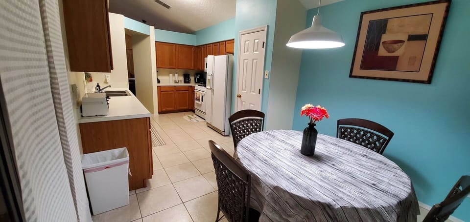 Kitchen Table 