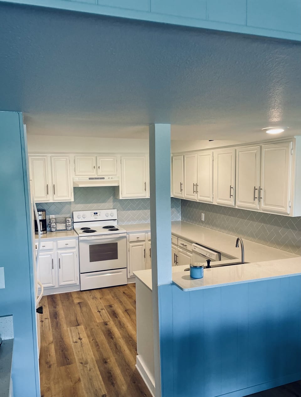 Full kitchen 