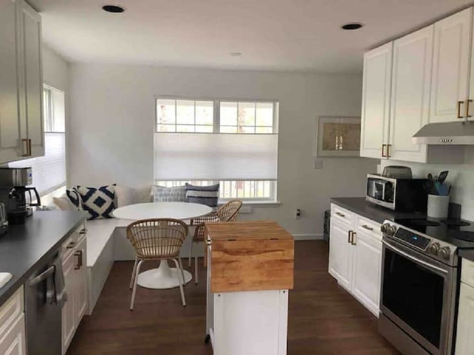 Breakfast nook