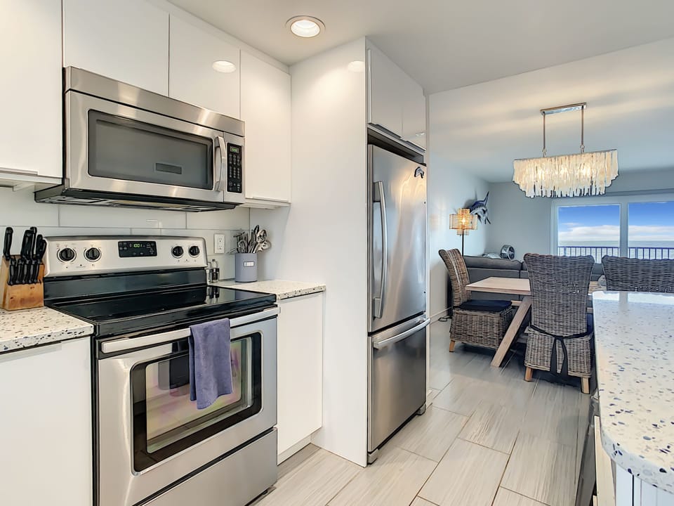 Enjoy cooking breakfast, lunch, or dinner with the modern technology in the kitchen.