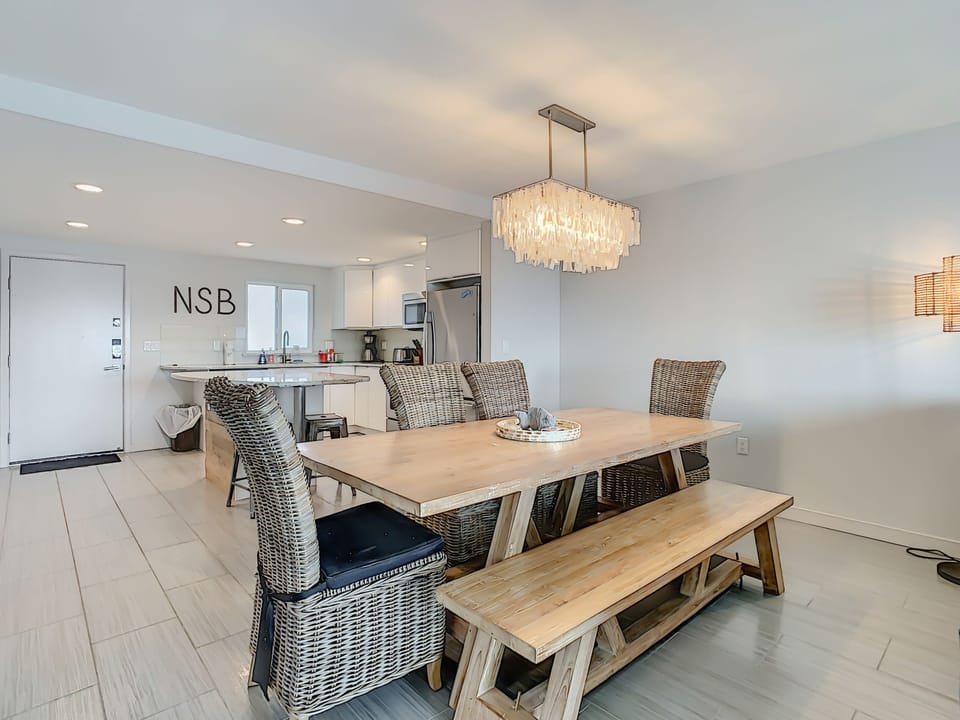 Spacious dining room table that has room for 6.