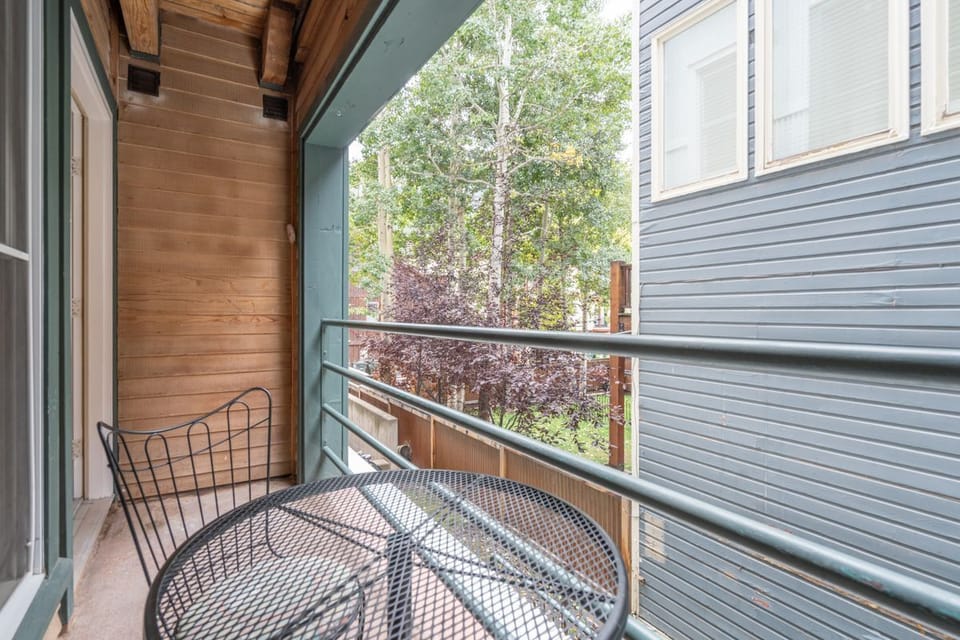 A small but functional patio allows fresh mountain air relaxation