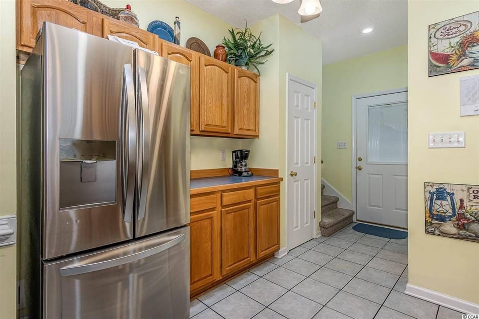 lots of countertop and cabinet space... this is just one side of the kitchen.
