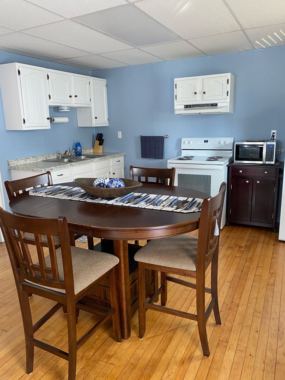 Open floor plan allows more seating area.