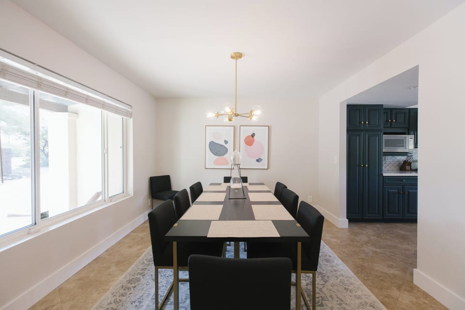 Formal Dining for Eight to Nine