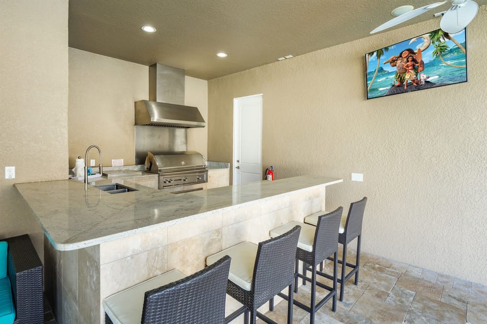 Stunning Outdoor Kitchen and BBQ