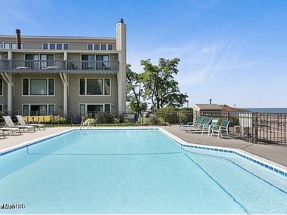 Pool with lake views 