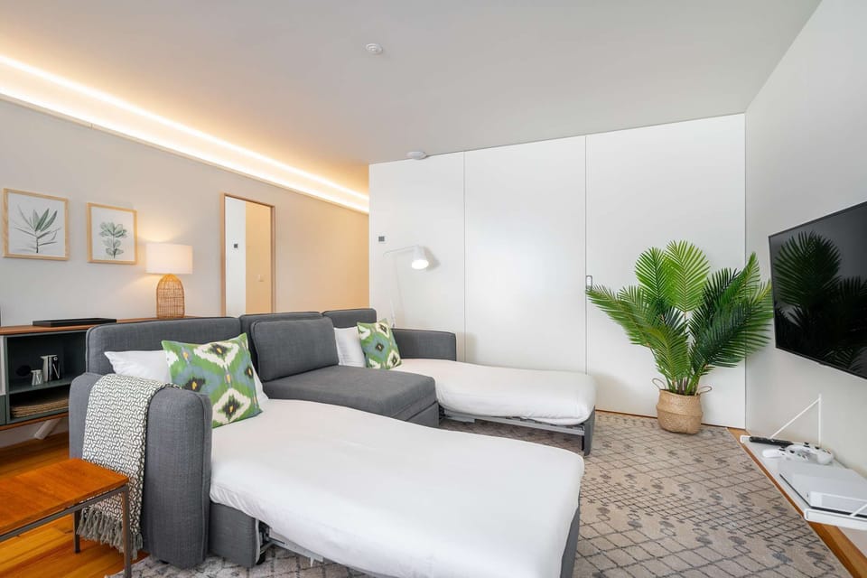 Villa Almada Second Bedroom - Superking Double bed, Air Conditioning, Amazon Music unlimited, Black out blinds.