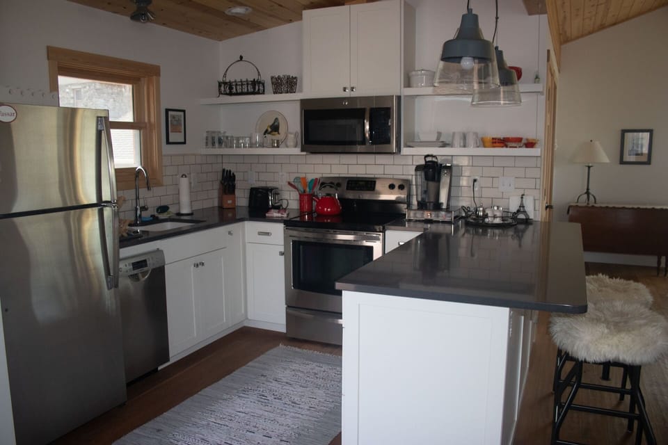 Full kitchen available for use.