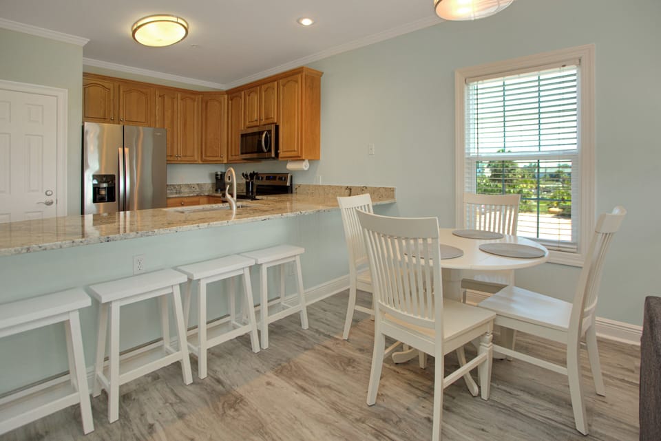 Dining and Bar Seating
