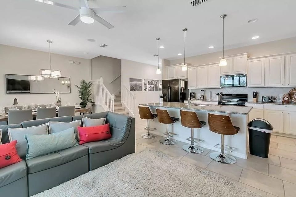 Come home to this open concept and airy space with lots of room for relaxation. 