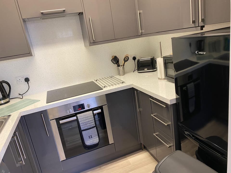Kitchen - 4 Marina Heights - Accommodation St Neots