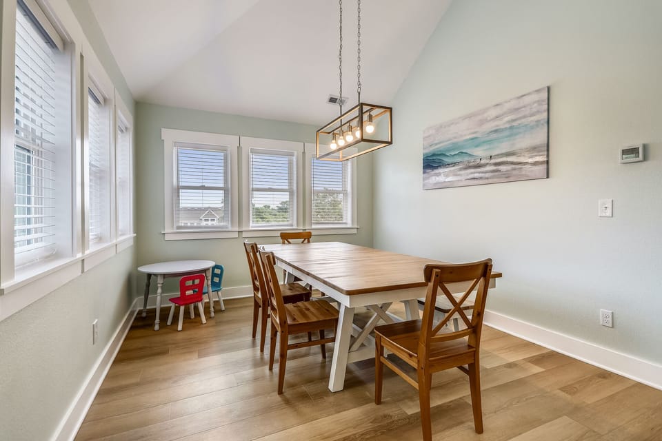 CC273: Blue Skies | Top Level Dining Area