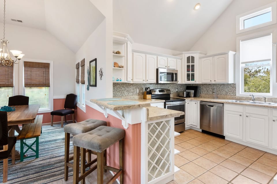 JR5209: Take It E-Sea l Top Level Kitchen