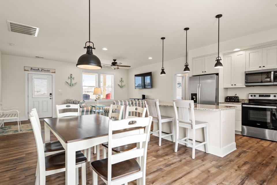 KDN5430: Cole's Cabana | Dining Area