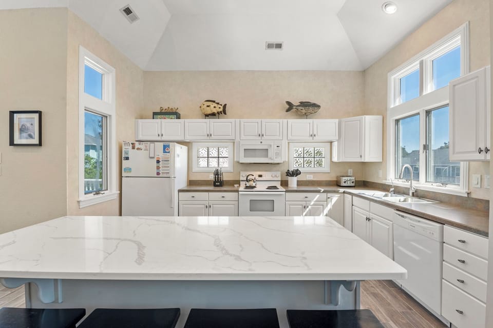 M839: It's All Good In Corolla l Top Level Kitchen