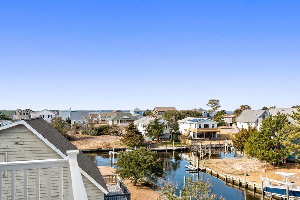 NHCA92: Sound Living | Top Level Deck View