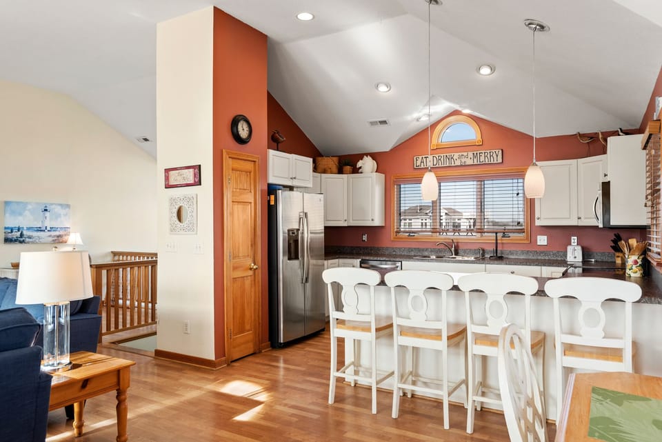 OH71: Carolina Daydreamin' l Top Level Kitchen