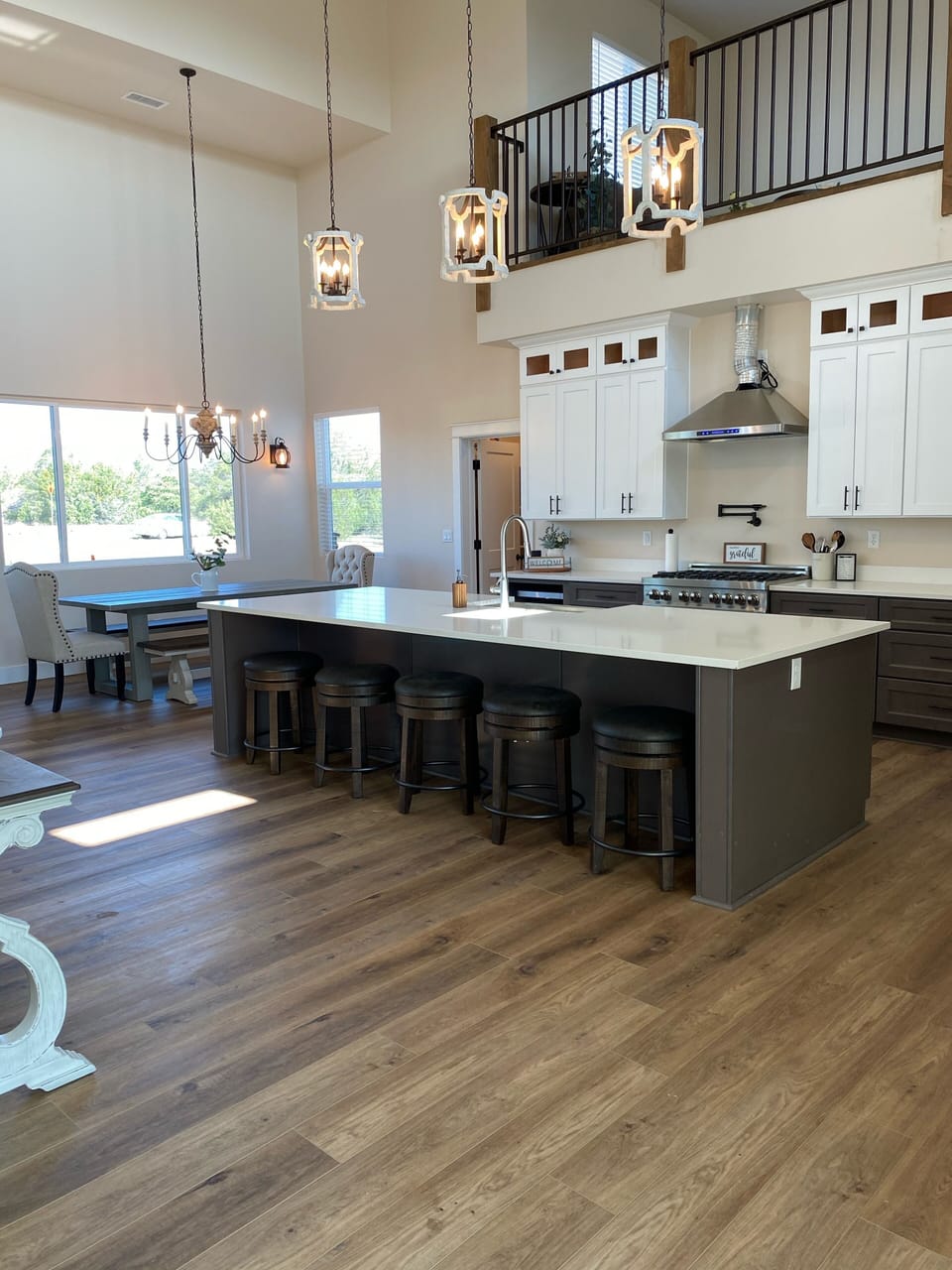 Large spacious kitchen area. Fully equipped. 2 fridges!! 6 burners stove, 