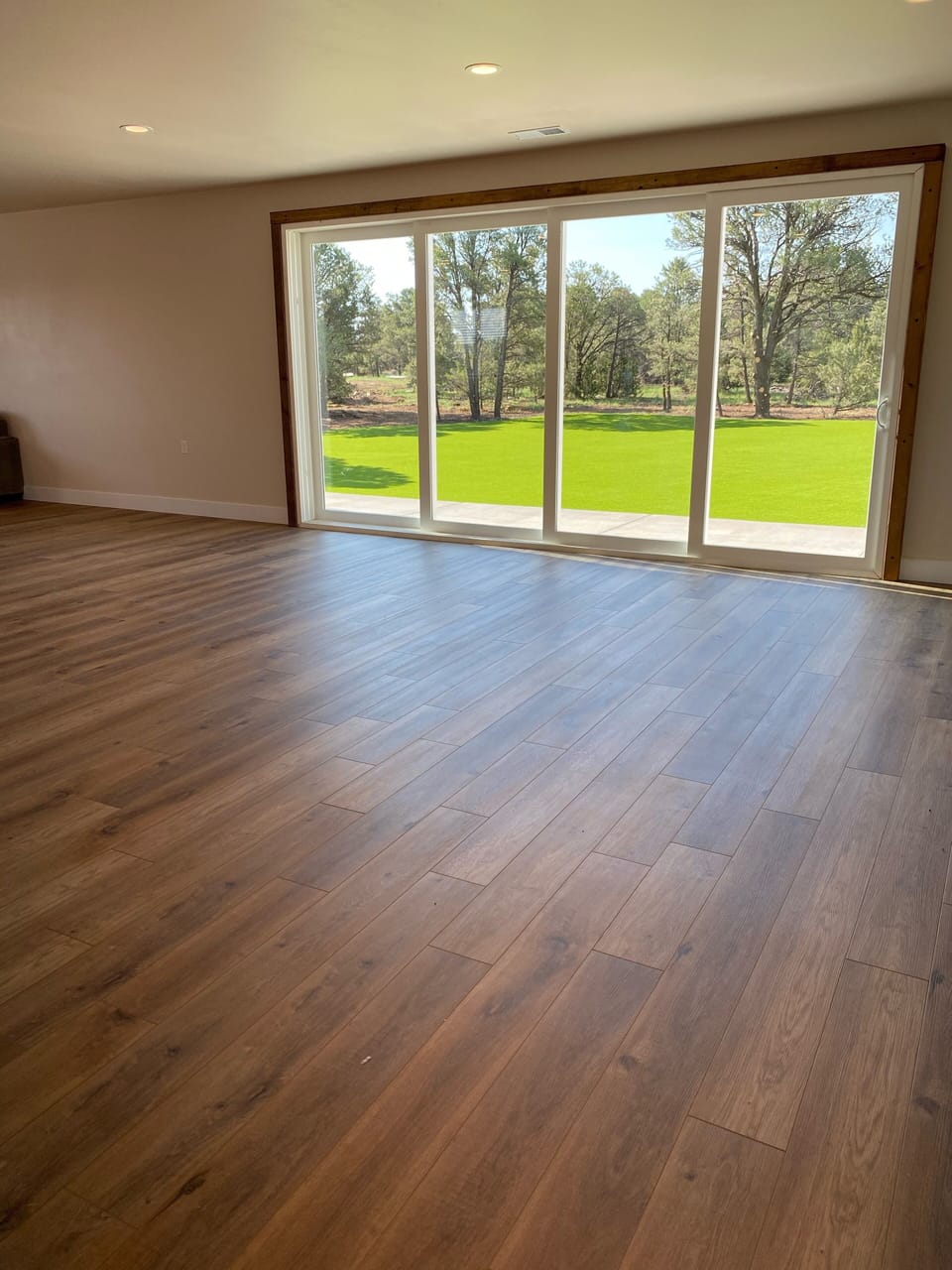 Large spacious room with huge view and full sliding door to enjoy the views