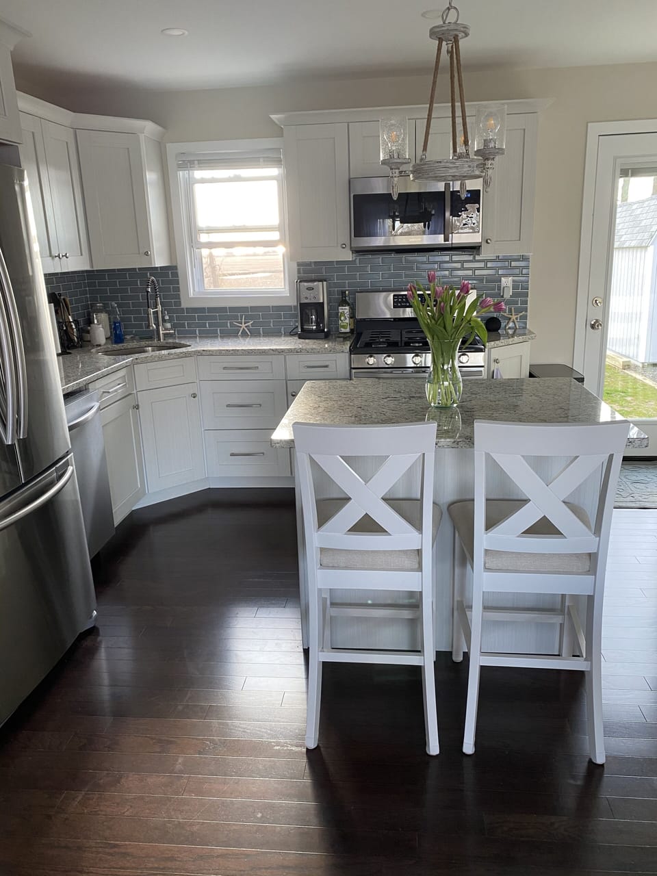 Eat in kitchen