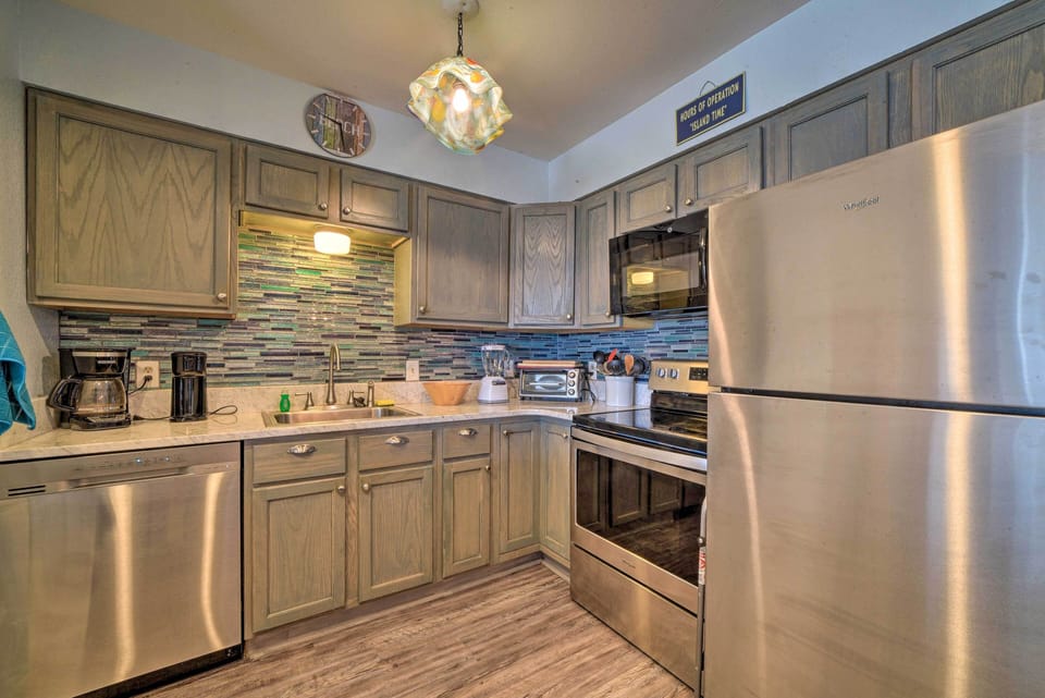 Kitchen | Trash Bags & Paper Towels