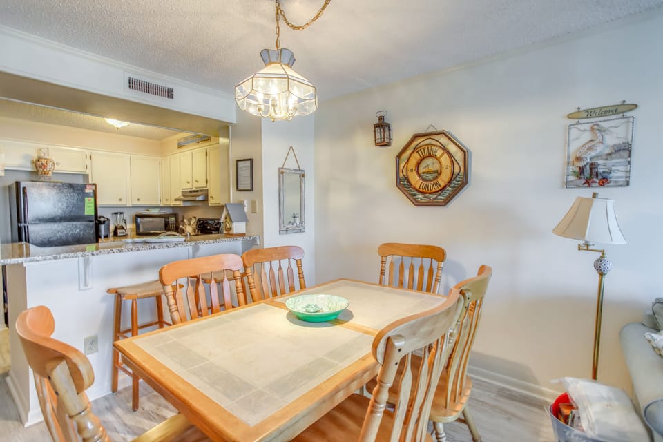 Dining Area | Dishware & Flatware