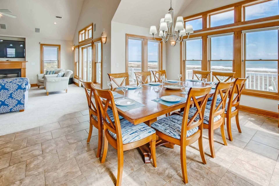 Surf-or-Sound-Realty-585-Carolina-Dreamin'-Dining-5