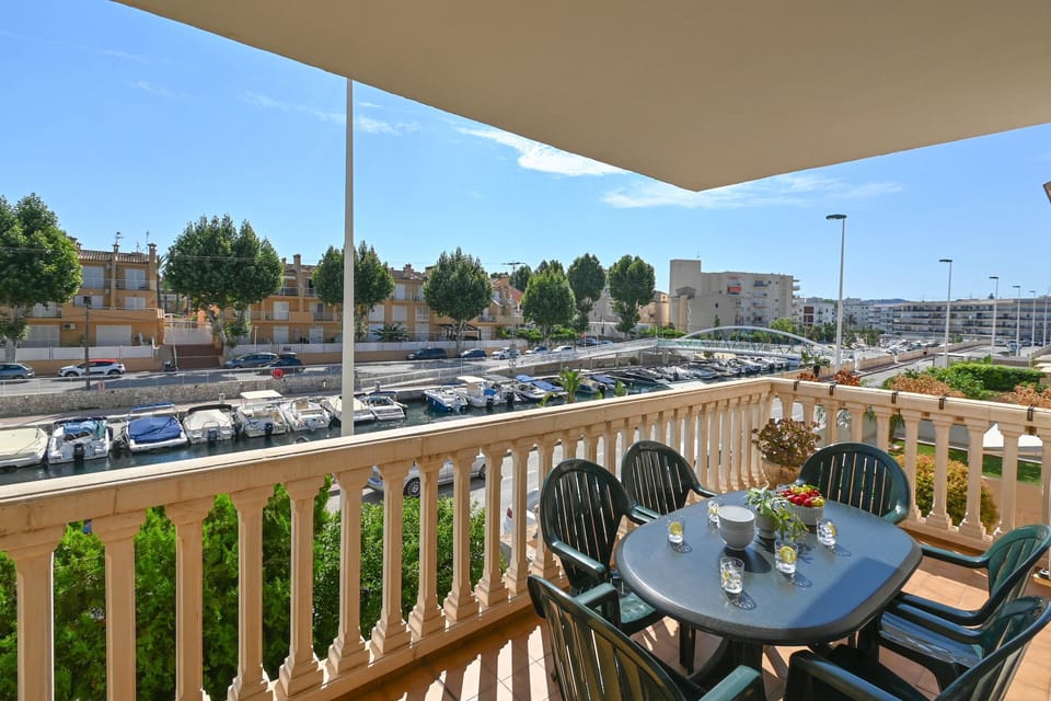 Outdoor dining area