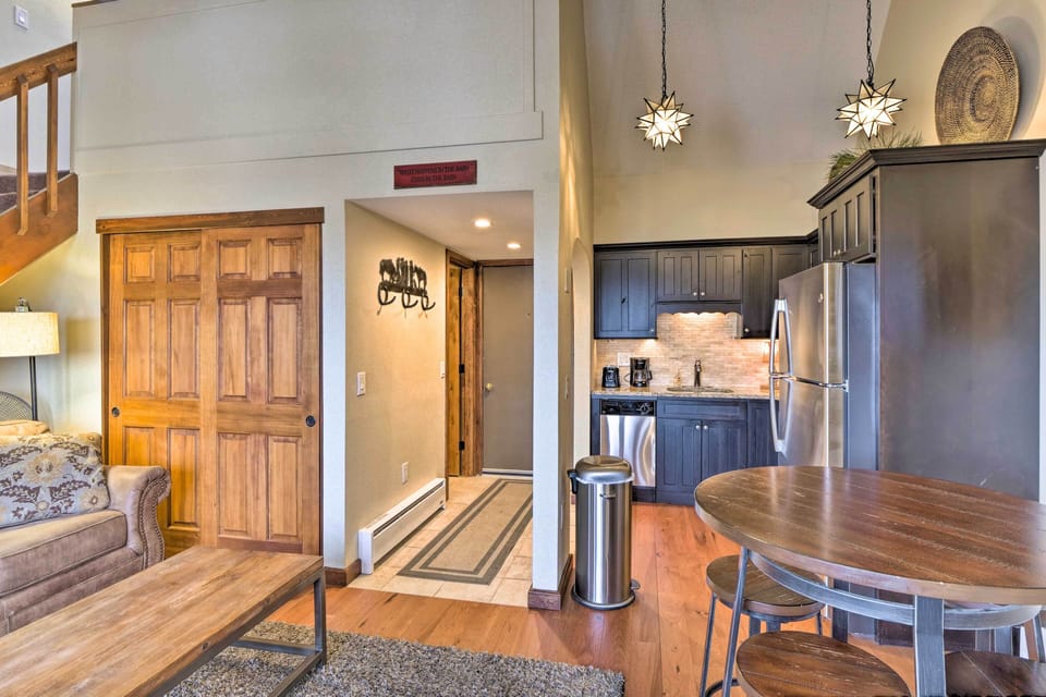 Front Entrance | High-Top Dining Table