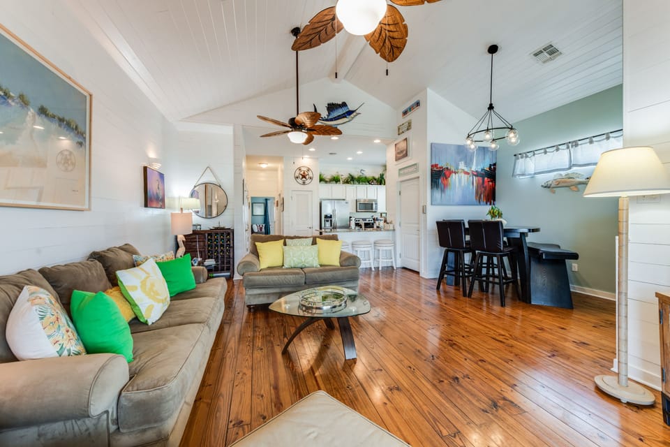 interior - The kitchen, dining, and living areas blend seamlessly for a bright and airy feel