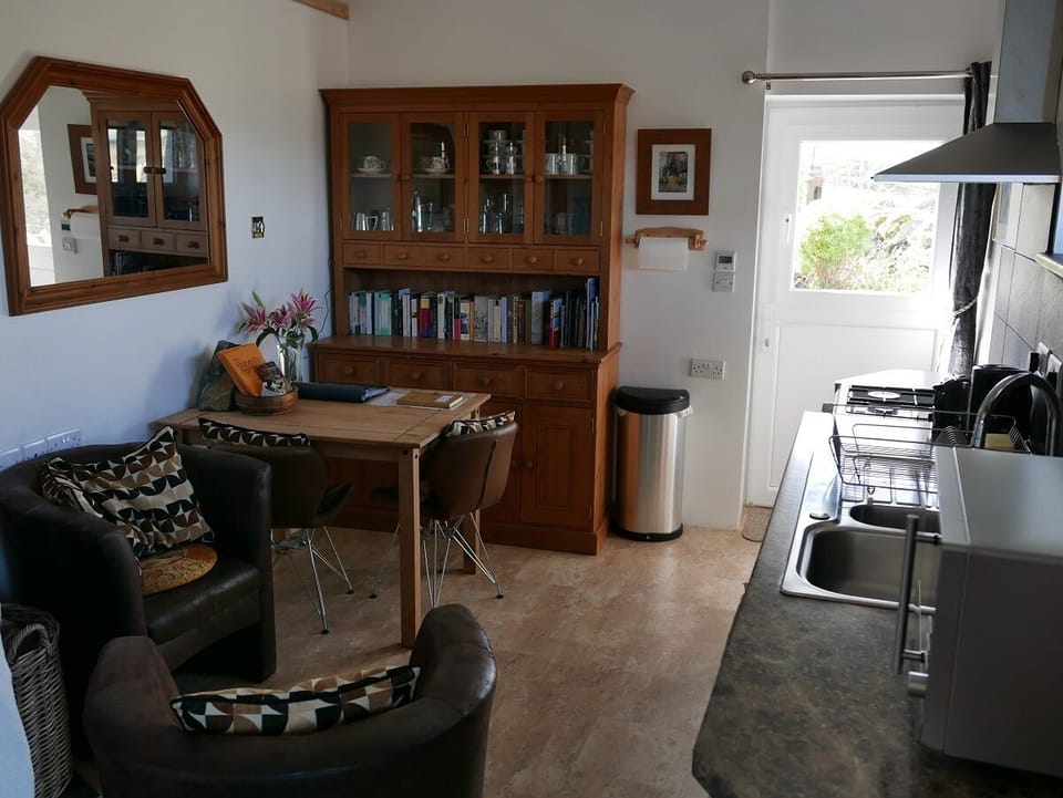 the kitchen dining room