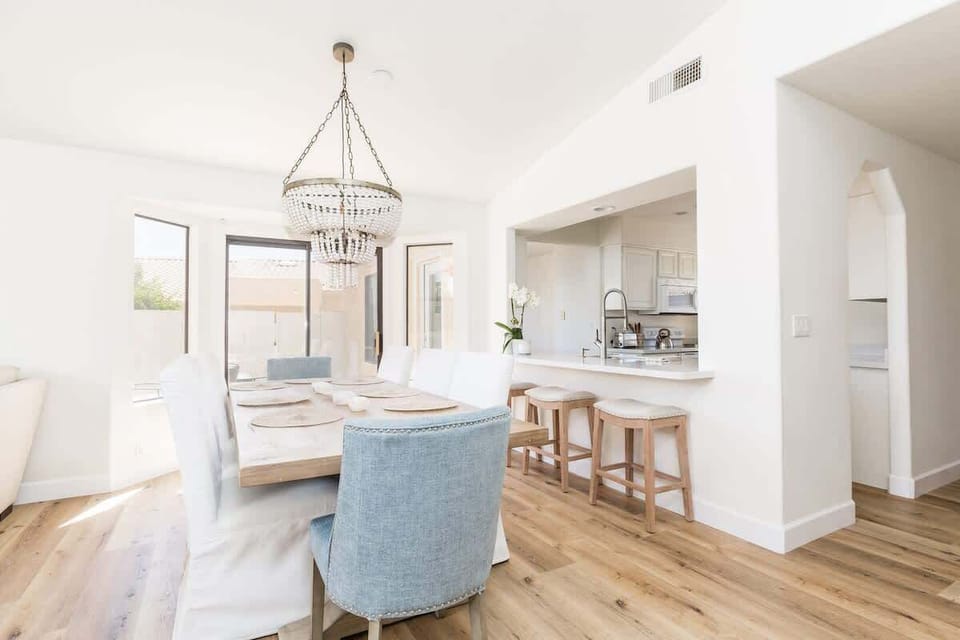 The spacious dining room comfortably seats up to 8 guests, making it the perfect spot for shared meals and memorable gatherings.