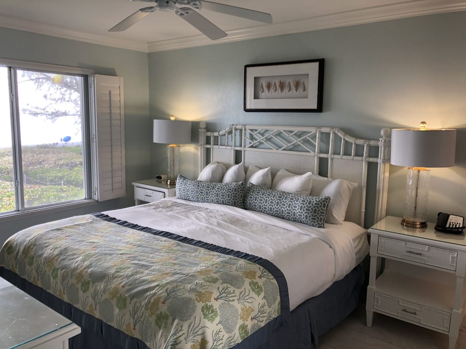 Master bedroom with Gulf front sunset views