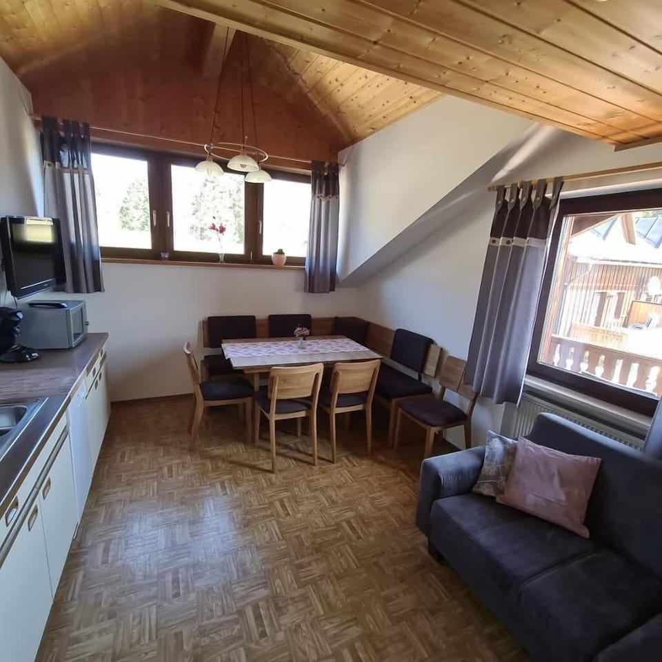 Große 100m2-ferienwohnung im Dachgeschoss für 6 Personen Apartment in Bavaria