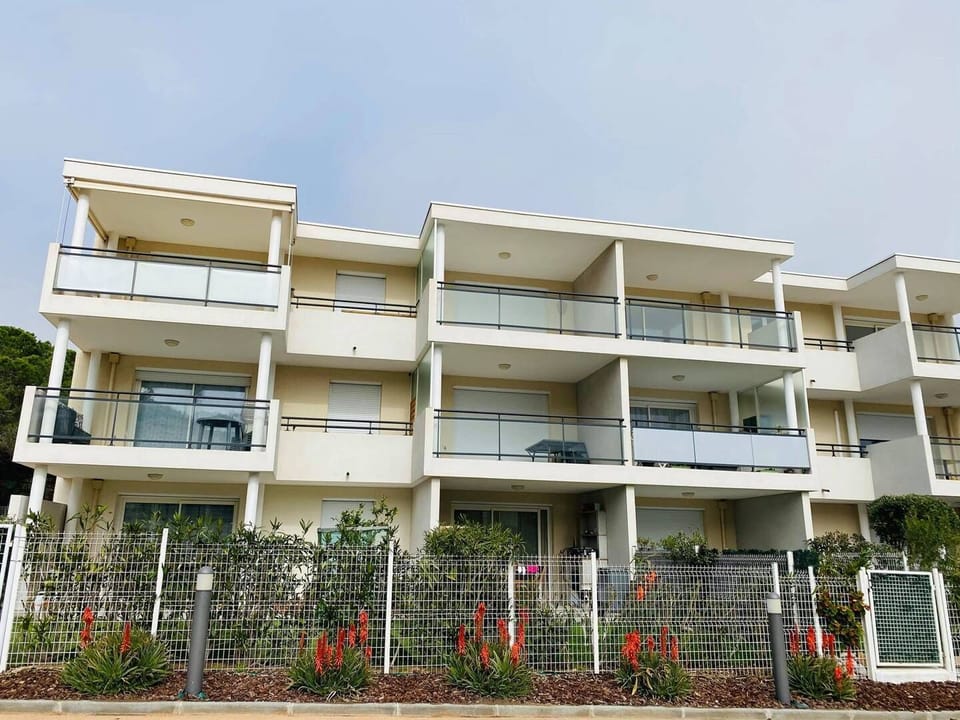 RESIDENCE