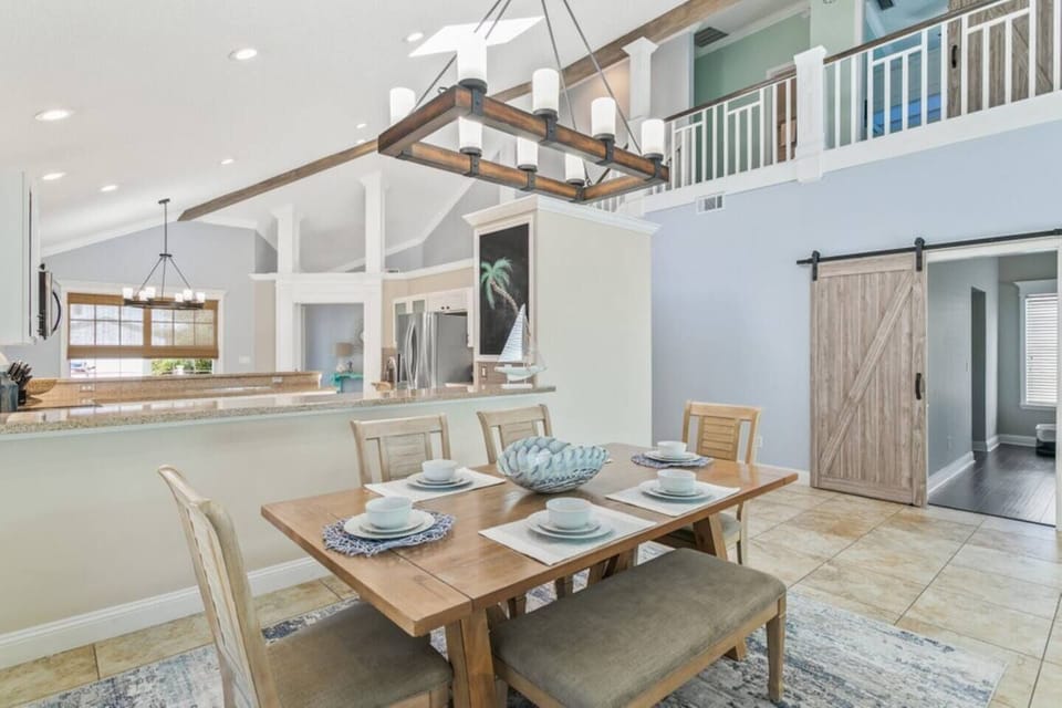 Dining table for six with soaring ceilings