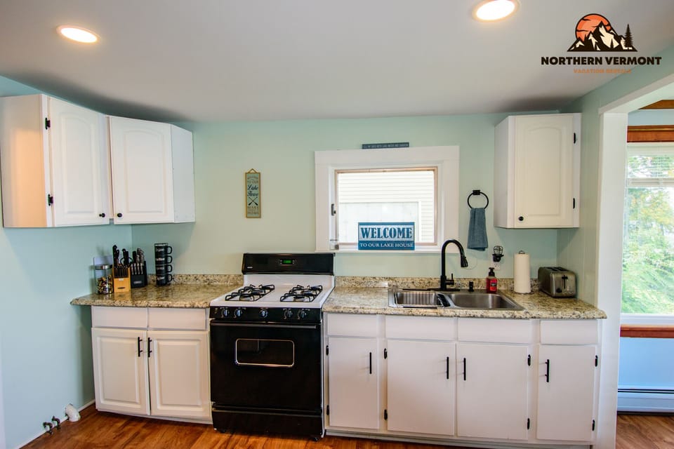 Full kitchen including commonly used spices, oil, knives, pots/pans, etc. 
