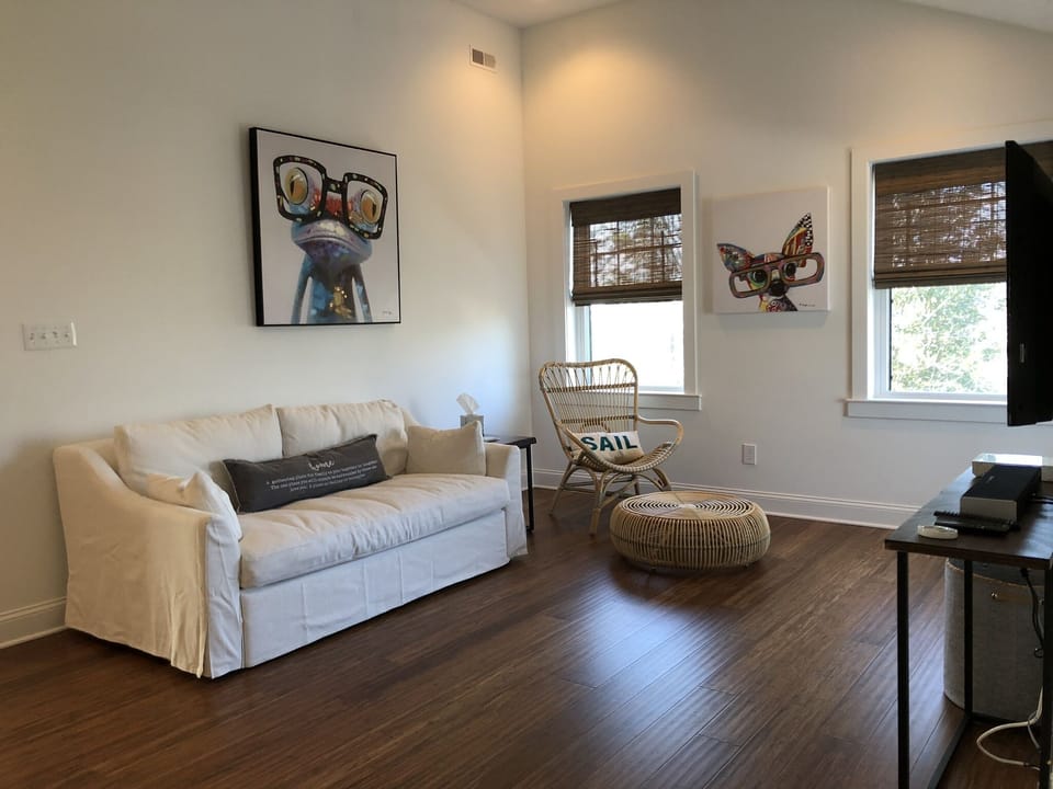 2nd Floor Living Room with Queen sofa bed