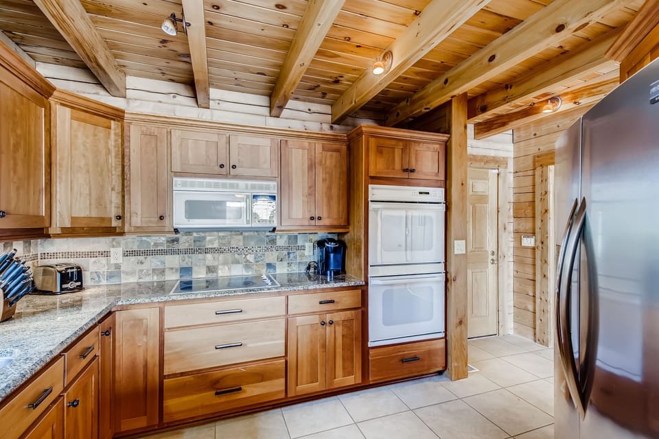 Fully stocked kitchen to prep all your group meals.