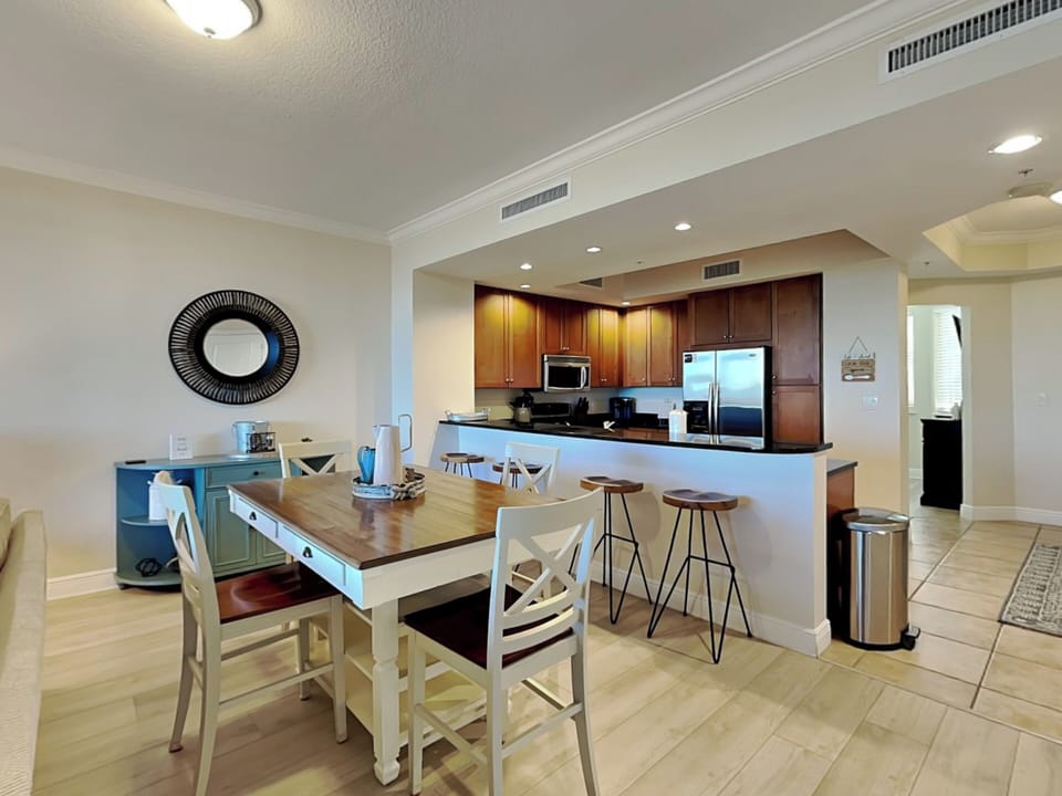 Dining Area - Table for Four